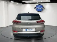 Usado Hyundai Tucson 131 CV (96 kW) 2015 Gris / plata SUV