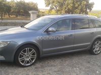 Usado Skoda Superb Exclusive 160 CV (117 kW) 2010 Gris / plata Familiar