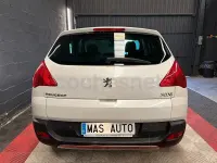 Usado Peugeot 3008 Style 115 CV (84 kW) 2013 Blanco Familiar