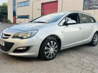 Usado Opel Astra Business 110 CV (80 kW) 2013 Gris / plata Familiar