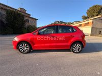 Usado VW Polo 95 CV (69 kW) 2015 Rojo Berlina
