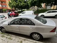 Usado Mercedes C220 Elegance 143 CV (105 kW) 2002 Gris / plata Berlina