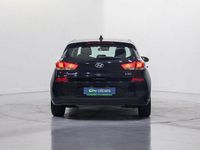 Usado Hyundai i30 120 CV (88 kW) 2017 Negro Berlina