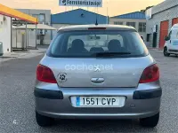 Usado Peugeot 307 110 CV (80 kW) 2003 Gris / plata Berlina