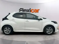 Usado Toyota Yaris Hybrid Business Edition 116 CV (85 kW) 2022 Blanco Berlina
