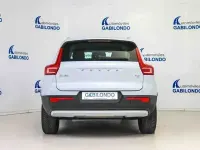 Usado Volvo XC40 Momentum 129 CV (94 kW) 2021 Gris / plata SUV