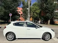 Usado Alfa Romeo Giulietta Distinctive 170 CV (125 kW) 2011 Blanco Utilitario