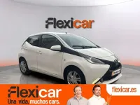 Usado Toyota Aygo X-cite 72 CV (52 kW) 2018 Blanco Utilitario