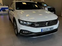 Usado VW Passat Alltrack 200 CV (147 kW) 2022 Blanco Familiar