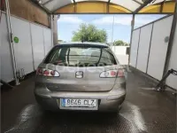 Usado Seat Ibiza Stella 75 CV (55 kW) 2003 Gris / plata Utilitario
