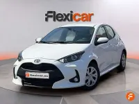 Usado Toyota Yaris 72 CV (52 kW) 2023 Blanco Utilitario