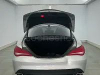 Usado Mercedes CLA200 136 CV (100 kW) 2017 Gris / plata Coupe