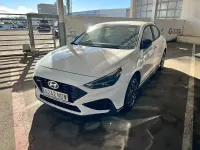 Usado Hyundai i30 N Line 100 CV (73 kW) 2025 Blanco Berlina