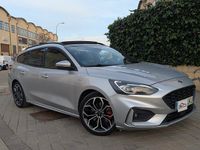 Usado Ford Focus ST-Line X 120 CV (88 kW) 2021 Gris Utilitario