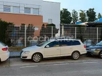 Usado VW Passat 105 CV (77 kW) 2008 Blanco Familiar
