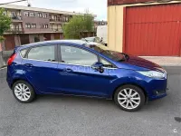 Usado Ford Fiesta Trend 100 CV (73 kW) 2016 Azul Utilitario