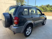 Usado Toyota RAV4 Executive 116 CV (85 kW) 2005 Gris / plata SUV