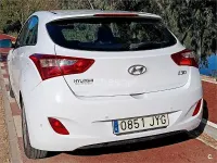 Usado Hyundai i30 100 CV (73 kW) 2017 Blanco Berlina
