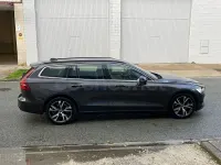 Usado Volvo V60 Core 197 CV (144 kW) 2025 Gris / plata Familiar