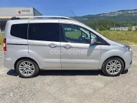 Usado Ford Tourneo Courier Titanium 100 CV (73 kW) 2018 Gris / plata Monovolumen