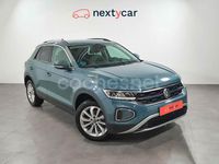 Usado VW T-Roc Life 110 CV (80 kW) 2024 Gris / plata SUV