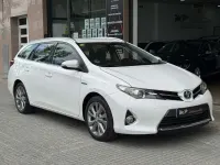 Usado Toyota Auris Touring Sports Active 136 CV (100 kW) 2014 Blanco Familiar
