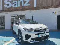 Usado Kia Stonic GT-Line 120 CV (88 kW) 2021 Blanco SUV