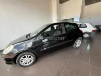 Usado Renault Clio II Authentique 75 CV (55 kW) 2007 Negro Berlina