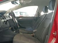 Usado VW Golf VII 115 CV (84 kW) 2019 Rojo tornado Utilitario