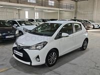Usado Toyota Yaris City 69 CV (50 kW) 2015 Blanco Utilitario