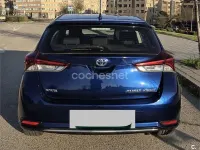 Usado Toyota Auris Hybrid Active 136 CV (100 kW) 2016 Azul Berlina