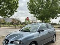 Usado Seat Ibiza Reference 80 CV (58 kW) 2006 Gris / plata Utilitario