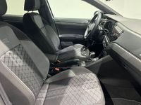 Usado VW Taigo R-line 150 CV (110 kW) 2023 Gris plata SUV