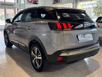 Usado Peugeot 3008 Allure 130 CV (95 kW) 2023 Gris / plata SUV