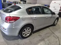 Usado Chevrolet Cruze LT 131 CV (96 kW) 2014 Gris Utilitario