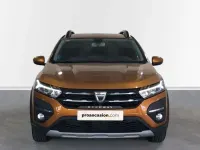 Usado Dacia Sandero Comfort 101 CV (74 kW) 2021 Naranja Utilitario