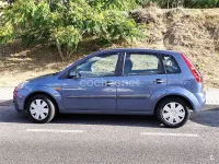 Usado Ford Fiesta Trend 90 CV (66 kW) 2006 Azul Utilitario