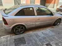 Usado Opel Astra Edition 100 CV (73 kW) 2004 Blanco Berlina