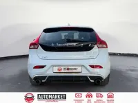 Usado Volvo V40 R-Design Kinetic 115 CV (84 kW) 2015 Blanco Utilitario