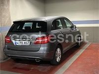 Usado Mercedes B180 116 CV (85 kW) 2013 Gris / plata Monovolumen