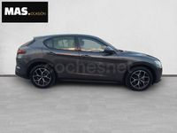 Usado Alfa Romeo Stelvio Sprint 190 CV (139 kW) 2022 Gris / plata SUV