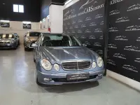 Usado Mercedes E280 Avantgarde 190 CV (139 kW) 2005 Azul Berlina