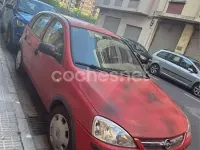Usado Opel Corsa Essentia 70 CV (51 kW) 2004 Rojo Utilitario