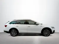 Usado Skoda Octavia 200 CV (147 kW) 2022 Blanco Familiar