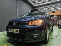 Usado VW Touran Edition 105 CV (77 kW) 2014 Azul Monovolumen