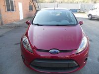 Usado Ford Fiesta Ambiente 68 CV (50 kW) 2009 Rojo Utilitario