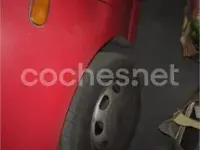 Usado VW Polo 50 CV (36 kW) 1997 Rojo Berlina