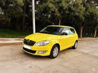 Usado Skoda Fabia Style 85 HP (62 kW) 2010 Amarelo Sedan