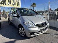 Usado Mercedes A180 Elegance 110 CV (80 kW) 2011 Plata metalico Utilitario
