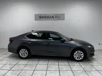 Usado Skoda Octavia Selection 150 CV (110 kW) 2025 Gris / plata Berlina